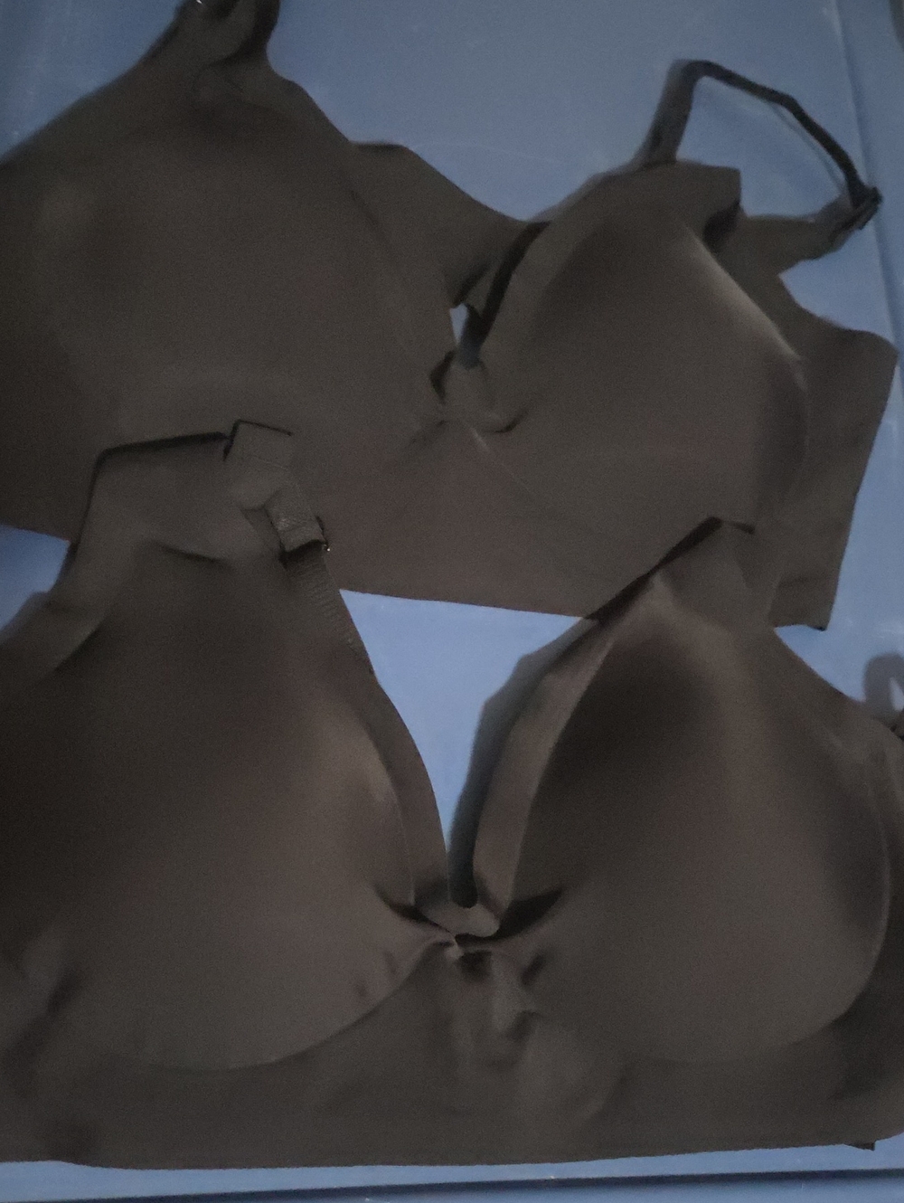 Black Seamless Wireless Bra - Large Fit Like A Large, Says Xl. 2 Pack